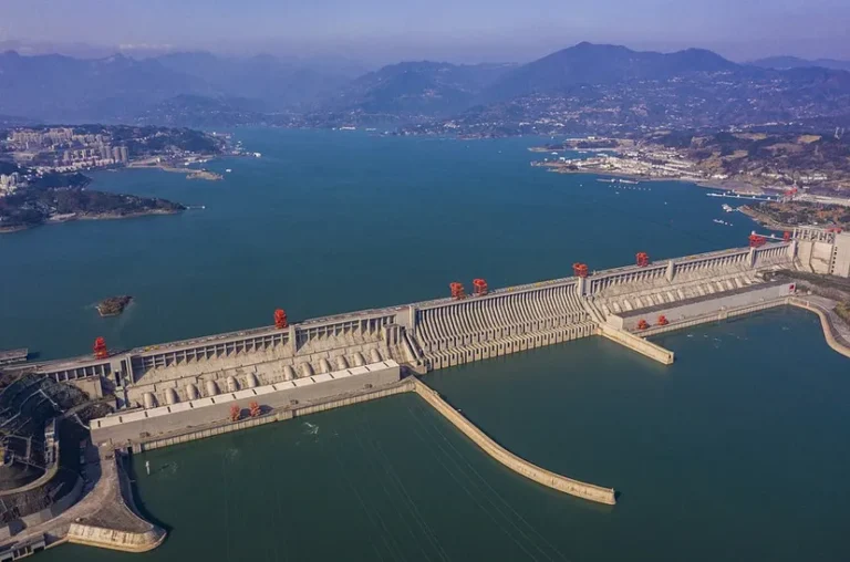 biggest dam in the world