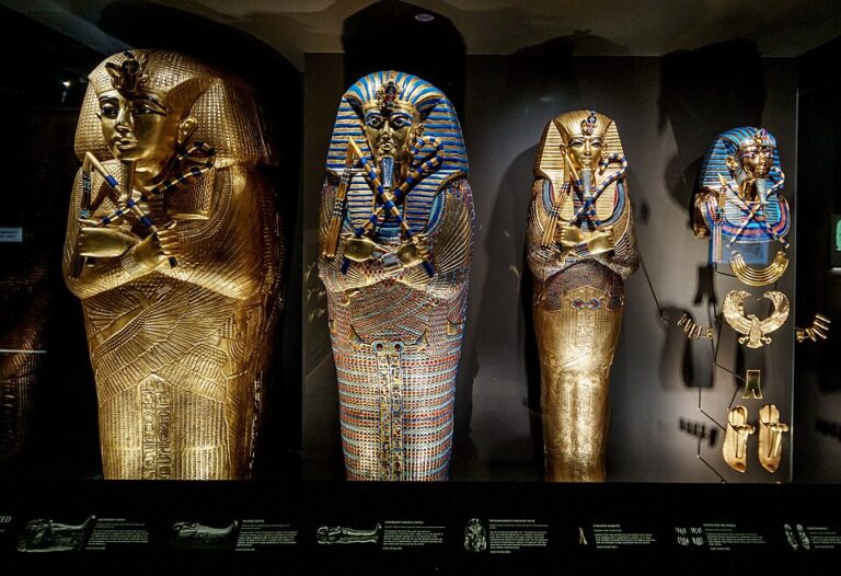 How much gold was found in King Tut's tomb