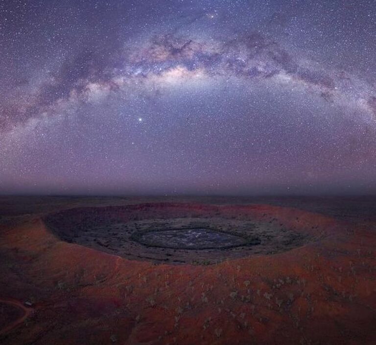 Wolfe Creek Meteorite Crater (880 metres) earth impact craters by size