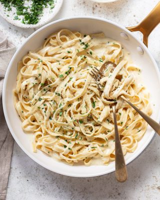 Fettuccine Alfredo