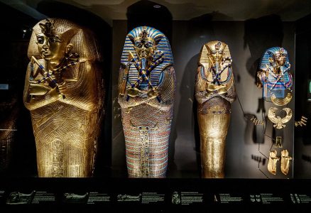 How much gold was found in King Tut's tomb