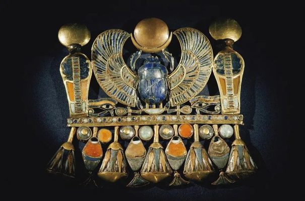 Pectoral with the Throne Name of Tutankhamun